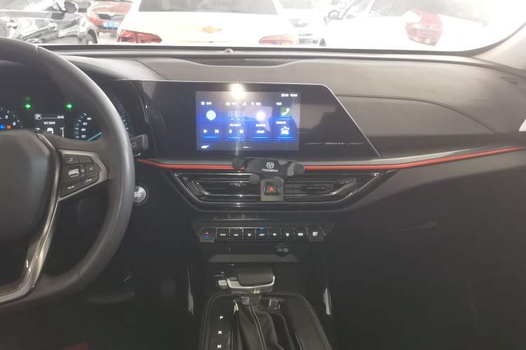 Used CHANGAN OSHAN X5 2021 1.6L CVT Luxury Version Audio And AC Panel