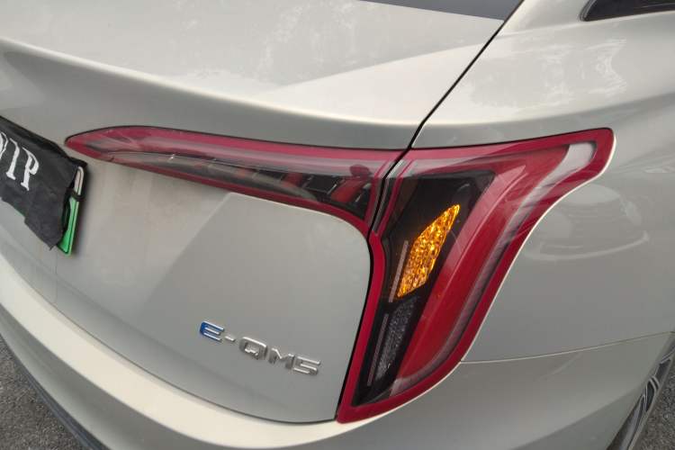 Used Hongqi E-QM5 2022 431 km Charge & Enjoy Edition
