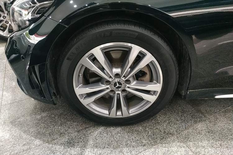 Used Mercedes-Benz C-Class 2021 C 200 L Fashion Edition Sport Version Left Front Wheel Hub