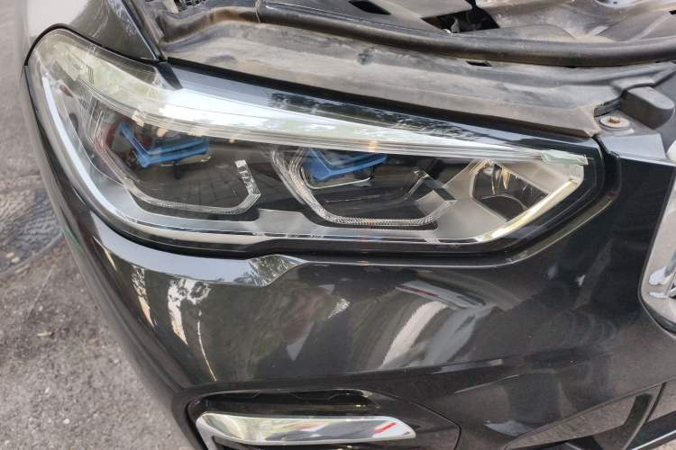 Used BMW X5 2022 Restyled xDrive 30Li Luxury Version M Sport Package Right Front Headlight