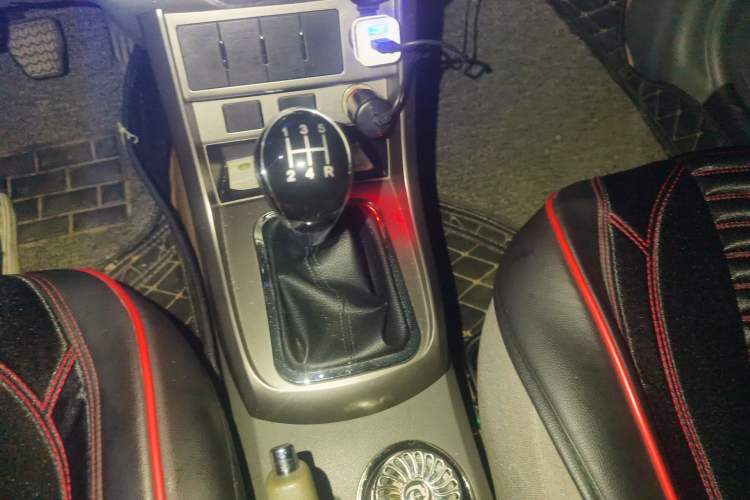 Used Geely Auto Classic Emgrand 2012 Sedan 1.5L Manual Chao Yue Model Gear Lever