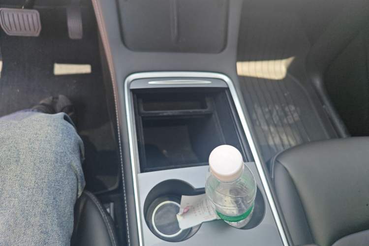 Used Tesla Model Y 2022 Long-Range All-Wheel-Drive Version Gear Lever