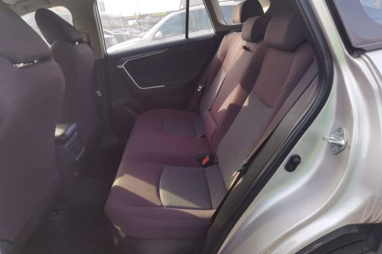 Used Toyota Wildlander 2022 Facelifted Dual-Motor 2.5L E-CVT Two-Wheel Drive Leading Edition
