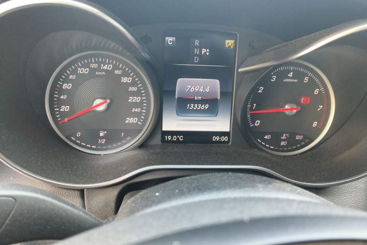 Used Mercedes-Benz C-Class 2017 C 200 L Sport Edition Odometer Close Up