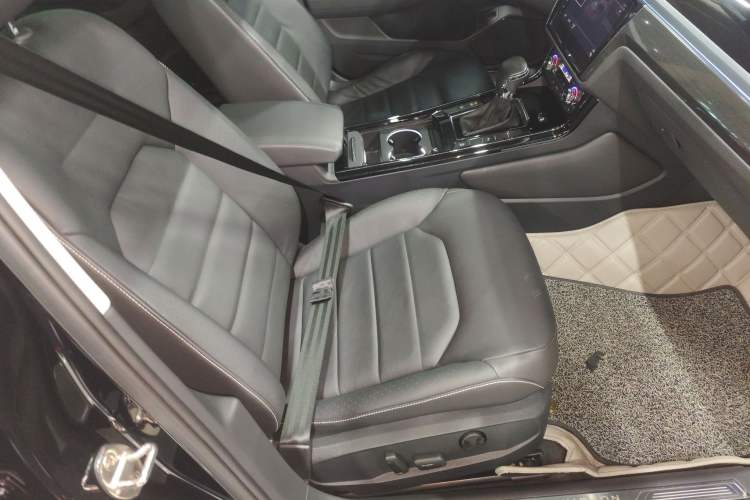 Used Volkswagen Phideon 2019 380TSI Two-Wheel Drive Business Edition China VI Standard
