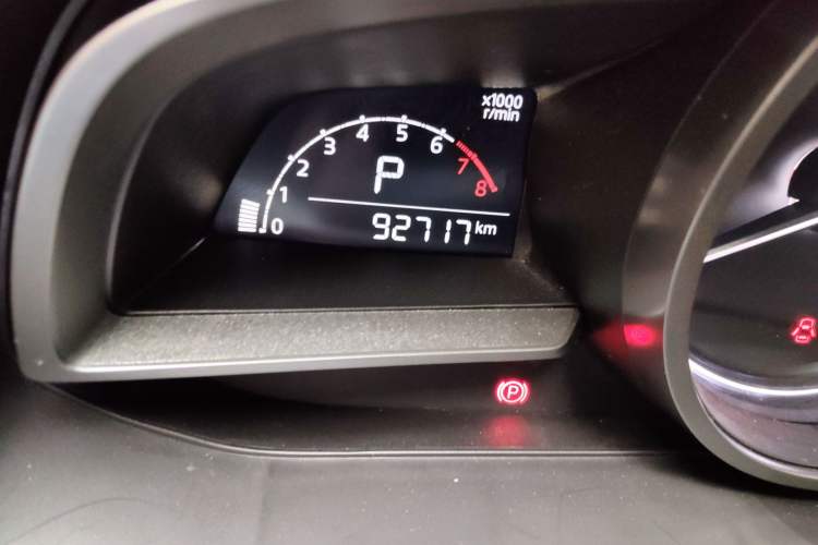 Used Mazda 3 Axela 2017 Sedan 1.5L Automatic Luxury Model China VI Standard Odometer Close Up