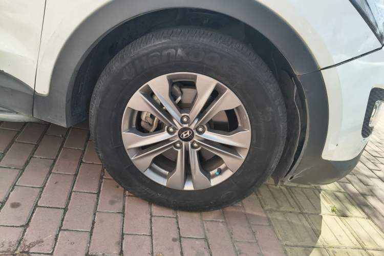 Used Hyundai Santa Fe 2015 2.0T Automatic All-Wheel Drive Smart Version 5 Seats