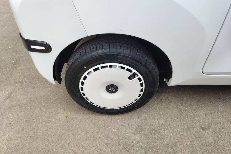 Used Chery QQ Ice Cream 2024 Edition Youth Version 205km Sundae Right Rear Wheel Hub