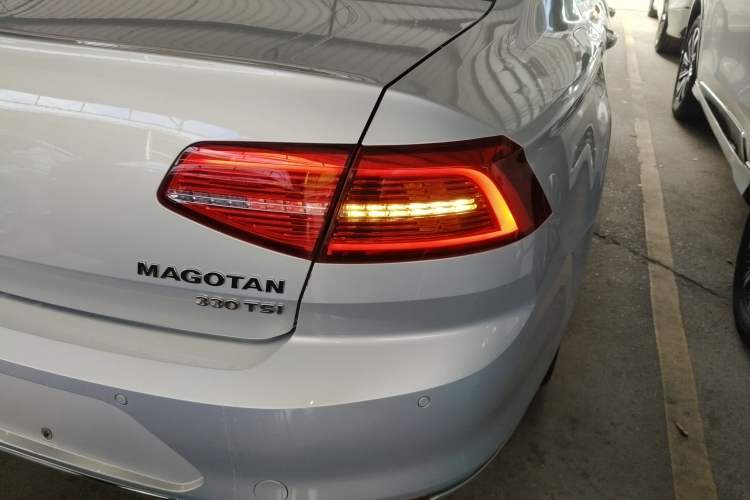 Used Volkswagen Magotan 2019 330TSI DSG Luxury Version China VI Standard
