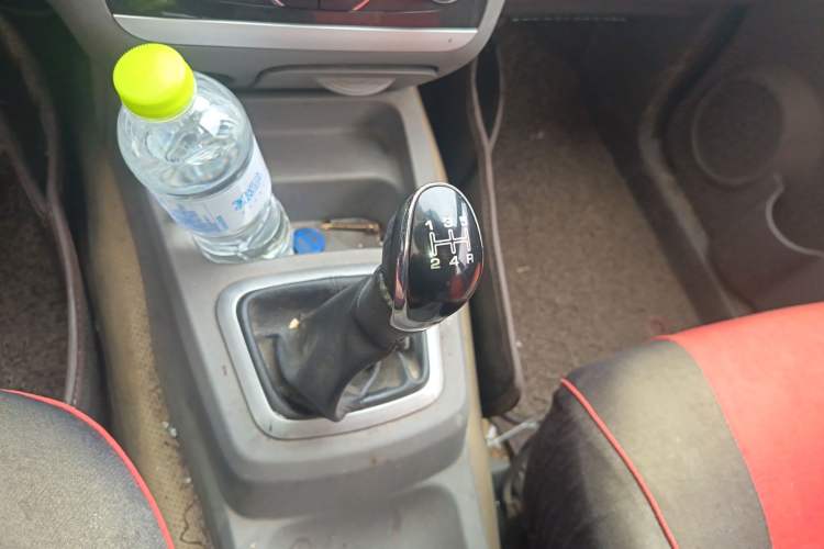 Used BAIC Weiwang M20 2014 1.5L practical type BJ415A Gear Lever