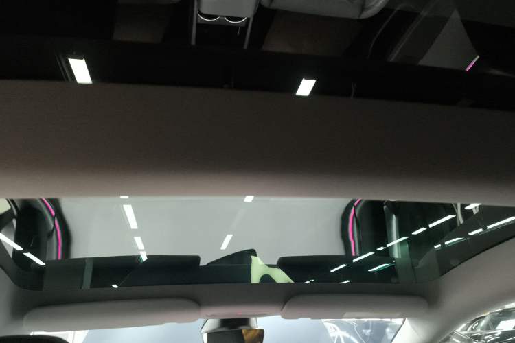 Used Tesla Model 3 2025 Model Revised Long-Range Rear-Wheel-Drive Version Headliner