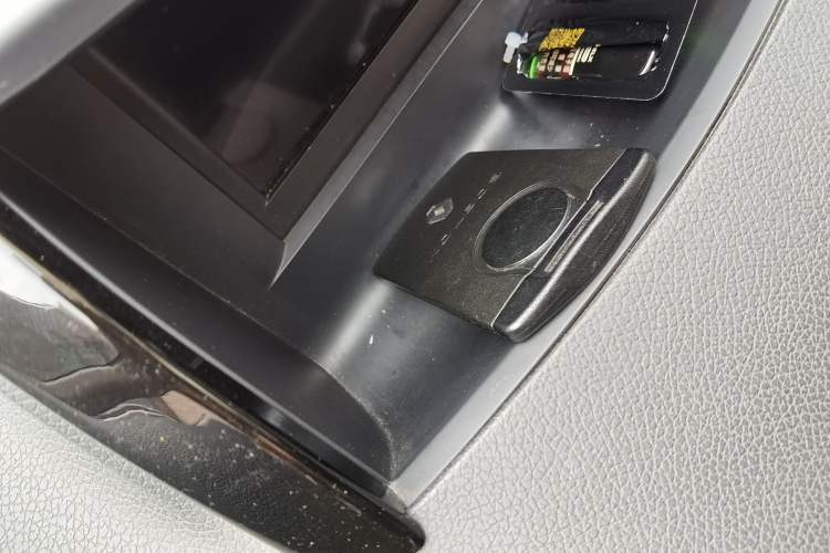 Used Renault Koleos 2012 2.5L 4x4 Comfort Edition with Navigation