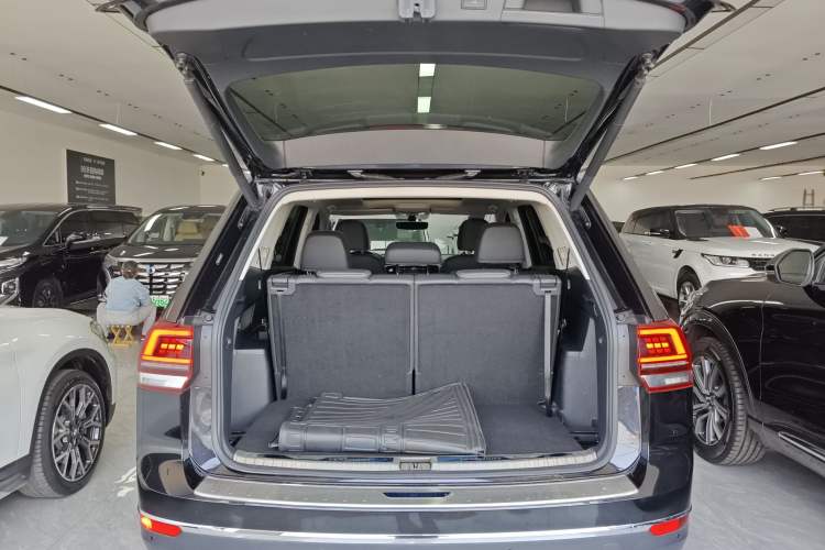 Used Volkswagen Teramont 2020 330TSI Two-Wheel-Drive Luxury Edition China VI Standard Trunk