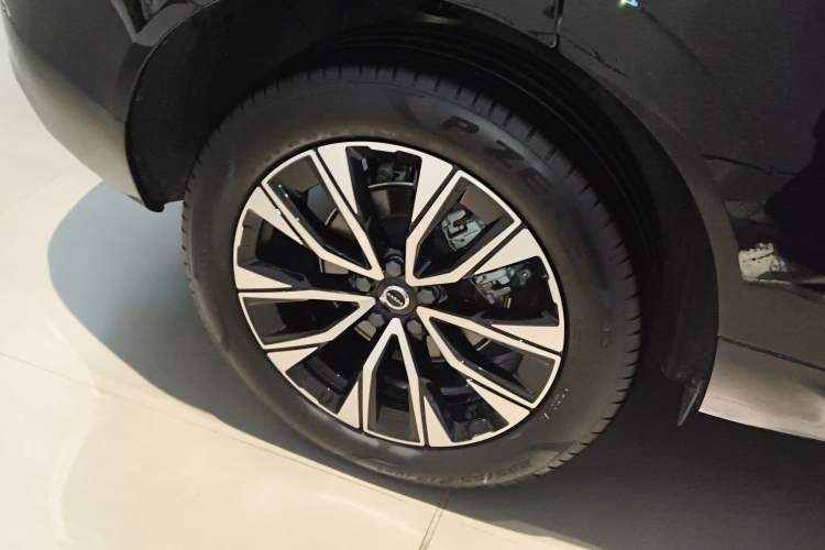 Used Volvo XC60 2025 B5 Four-Wheel Drive Smart & Advanced Luxury Edition