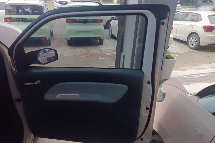 Used Wuling Hongguang MINIEV 2021 Macaron Sandwich Model 170 km Lithium Iron Phosphate