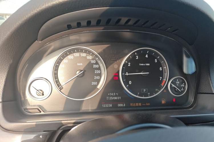 Used BMW 5 Series 2014 525Li Luxury Design Package
