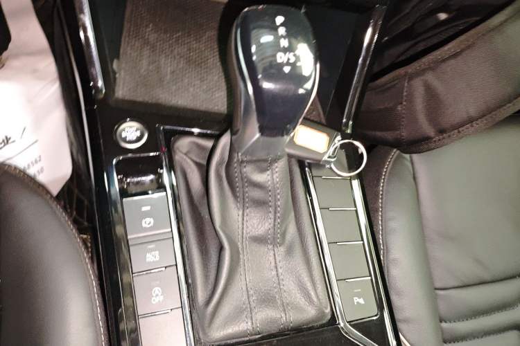 Used Volkswagen Passat 2019 330TSI Elite Edition China VI
