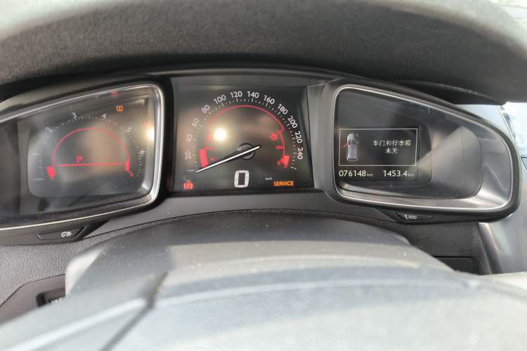 Used DS 5 2014 1.6T Luxury Edition THP160 Odometer Close Up