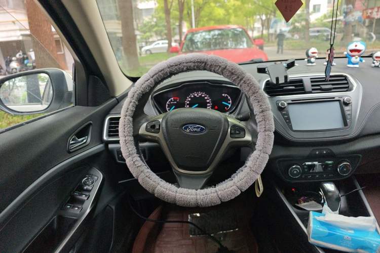 Used Ford Escort 2015 1.5L Automatic Fashion Model