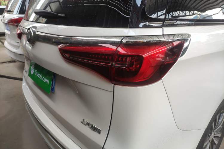 Used Buick GL8 2021 ES Landtrek 653T Comfort Edition