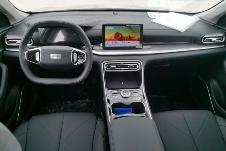 Used Geely Galaxy Stellar 6 2026 Model 125km Free-Style Edition Center Console