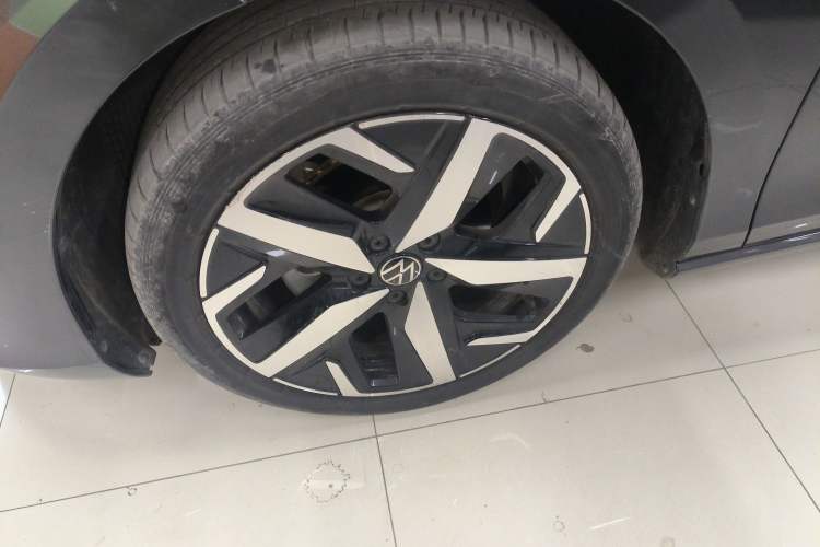 Used Volkswagen Lamando 2022 Lavida L 280TSI DSG Cool & Spicy Edition Left Front Wheel Hub