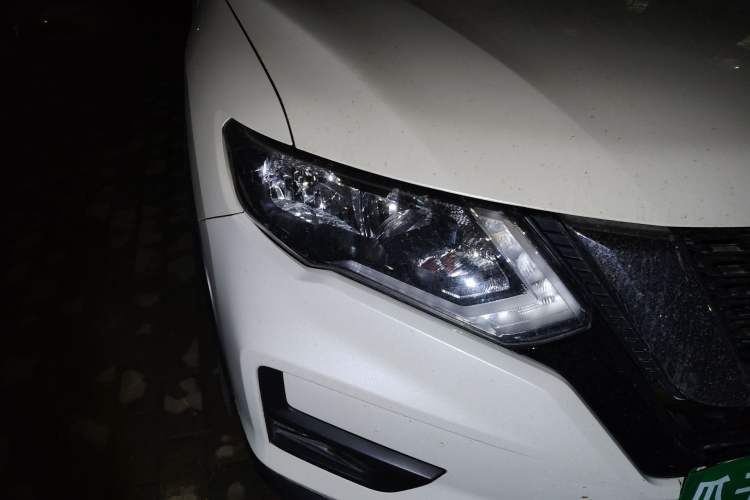 Used Nissan X-Trail 2022 2.0L Two-Wheel Drive Smart Connect & Comfort Edition Right Front Headlight