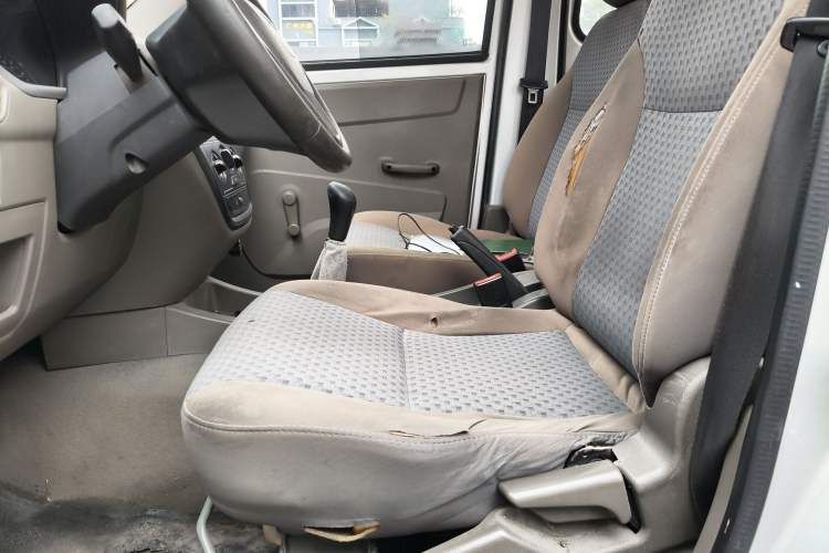 Used Wuling Zhiguang V 2017 1.2L Base Version LMH Left Front Seat