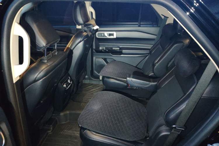 Used Ford Explorer 2020 EcoBoost 285 Four-Wheel Drive Trend Edition 6 Seats Interior 4