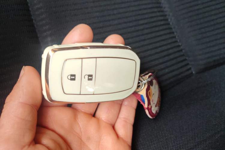 Used Toyota RAV4 2018 2.0L CVT Two-Wheel Drive Fashion X Edition Vehicle Key