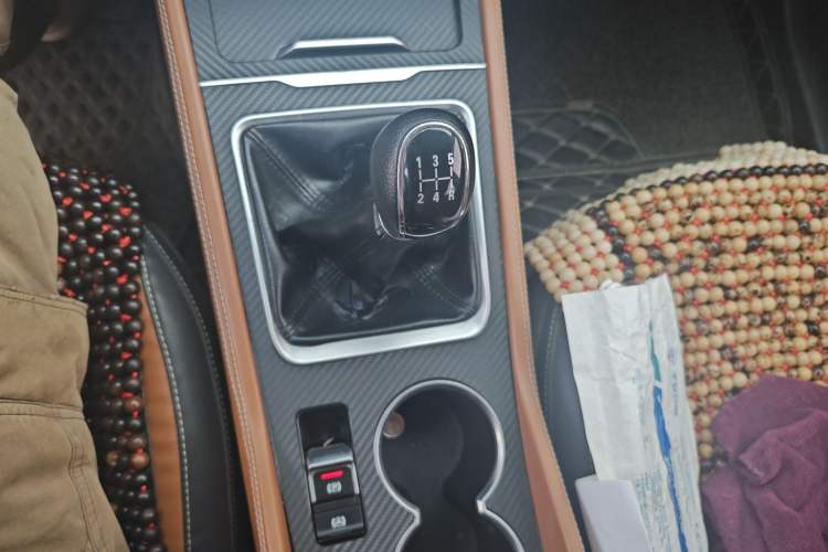 Used Zotye T300 2017 1.5L Manual Luxury Model Gear Lever