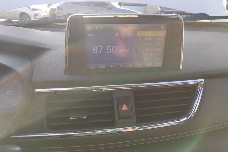 Used Dongfeng Fengon 370 2018 S370 1.5L CVT Luxury 7-Seater