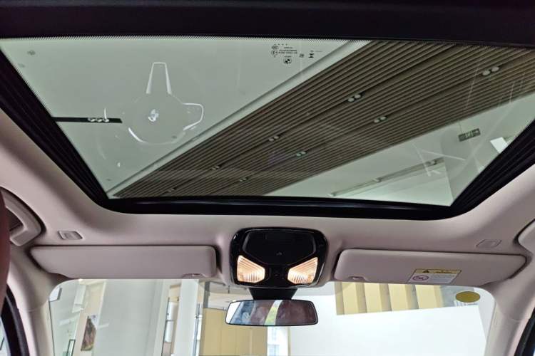 Used BMW 3 Series 2025 330Li M Sport Shadowline Package Headliner