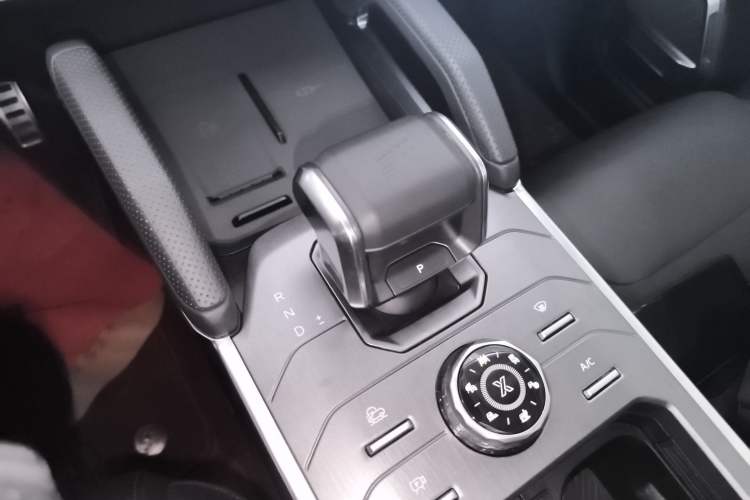 Used JETOUR Traveler 2023 2.0T All-Wheel-Drive CrossPRO
