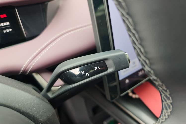 Used Xiaomi Auto SU7 2024 Four-Wheel Drive Ultra-Long Range Advanced Intelligent Driving Max Edition