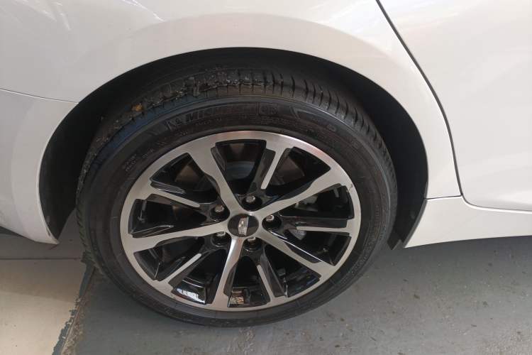 Used Cadillac CT5 2024 28T Luxury Version Right Rear Wheel Hub