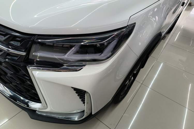 Used FORTHING T5 2024 Grand Edition 1.6L Manual Dream-Chasing Version 5 Seats Left Front Headlight