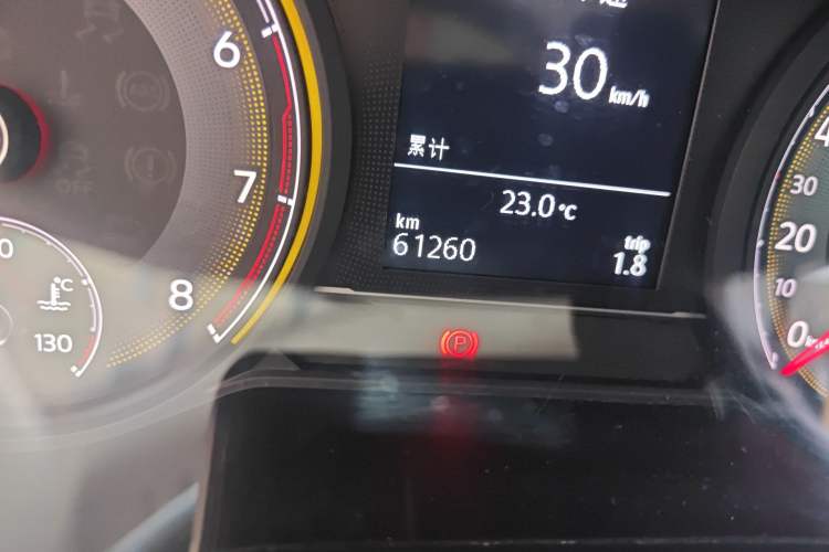 Used Volkswagen Lamando 2019 280TSI DSG Comfort Edition China VI standard Odometer Close Up