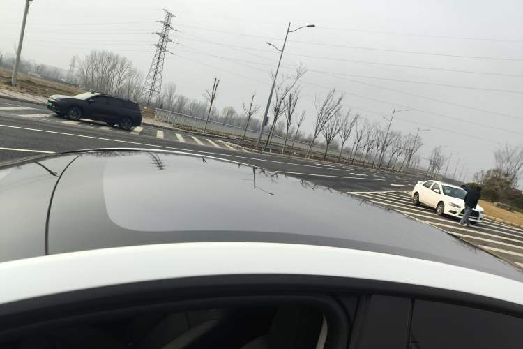 Used Tesla Model Y 2025 Long-Range All-Wheel-Drive Version