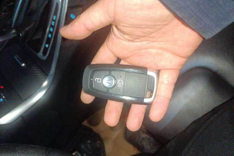 Used Ford Edge 2018 EcoBoost 245 Two-Wheel-Drive Sporty 7-Seater
