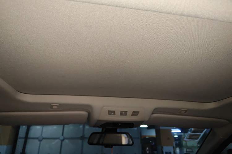 Used BMW 5 Series 2011 523Li Leading Model