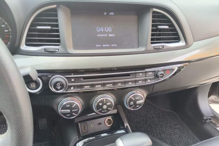 Used GAC Trumpchi GA6 2015 1.8T DCT Luxury Navigation Model
