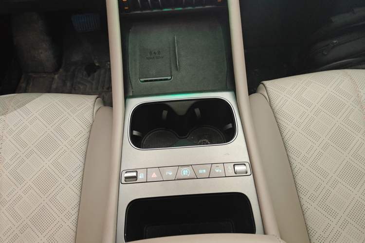 Used BYD Yuan PLUS 2025 Intelligent Driving Version 510 KM Beyond-Grade Edition Gear Lever