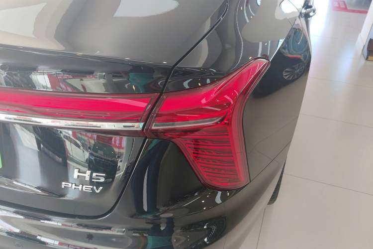 Used Hongqi H5 PHEV 2025 170 Super Hybrid Version Right Rear Taillight