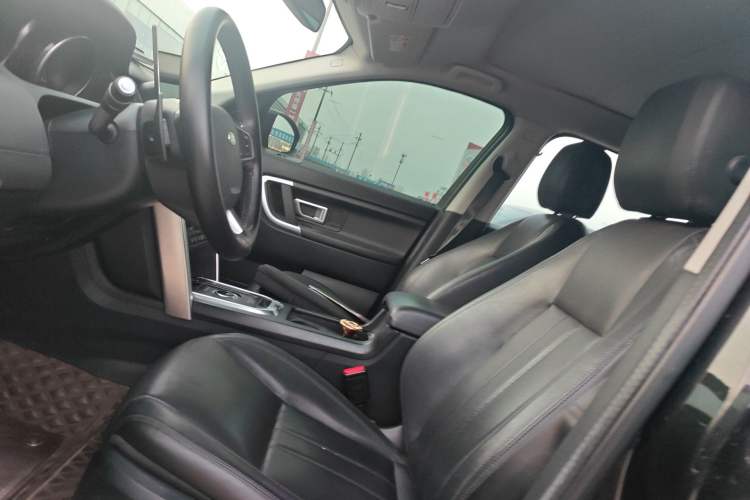 Used Land Rover Discovery Sport 2017 2.0T SE Left Front Seat