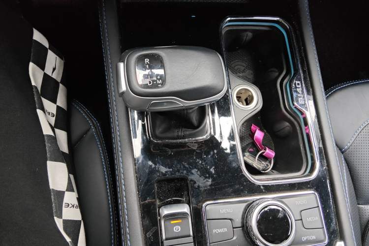 Used BAIC Off-Road BJ40 2021 2.0D Automatic Four-Wheel Drive Blade Hero Edition Adventurer Type Gear Lever