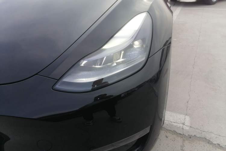 Used Tesla Model Y 2021 Standard Range Rear-Wheel Drive Version Left Front Headlight