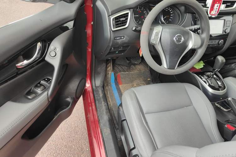 Used Nissan Qashqai 2017 2.0L CVT Elite Edition China V Standard Interior 3