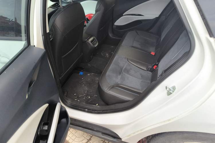 Used Buick Velite 6 2022 Plug-in Hybrid Connected Smart Model Left Rear Seat