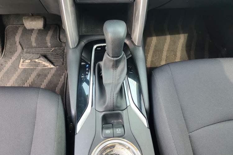 Used Toyota Corolla Cross 2024 2.0L Pioneer Edition Gear Lever